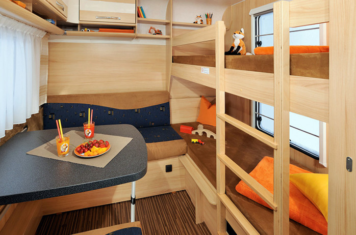 Wohnwagen Mit Doppel Etagenbett : Wohnwagen familienwagen verschiedene 34045279 campanda.de
