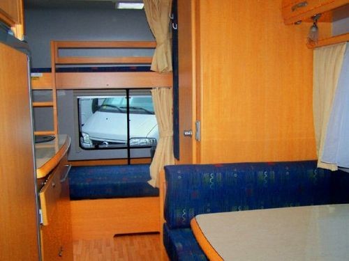 Wohnwagen Etagenbett Lmc : Lmc mdk wohnwagen mit stockbett campanda