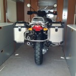 Knaus Deseo mit Motorrad