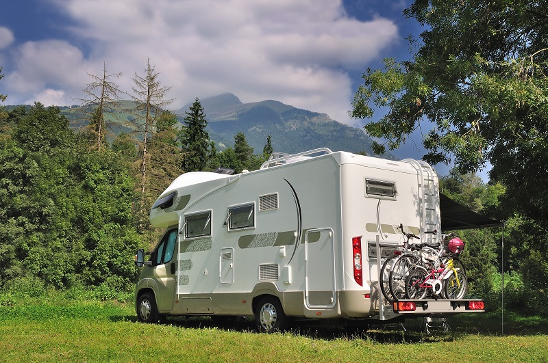 Wohnmobil in den Bergen
