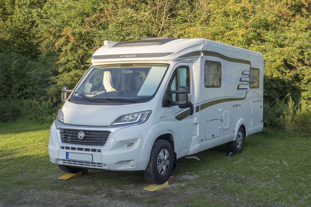 Weißer Teilintegrierter Hymer