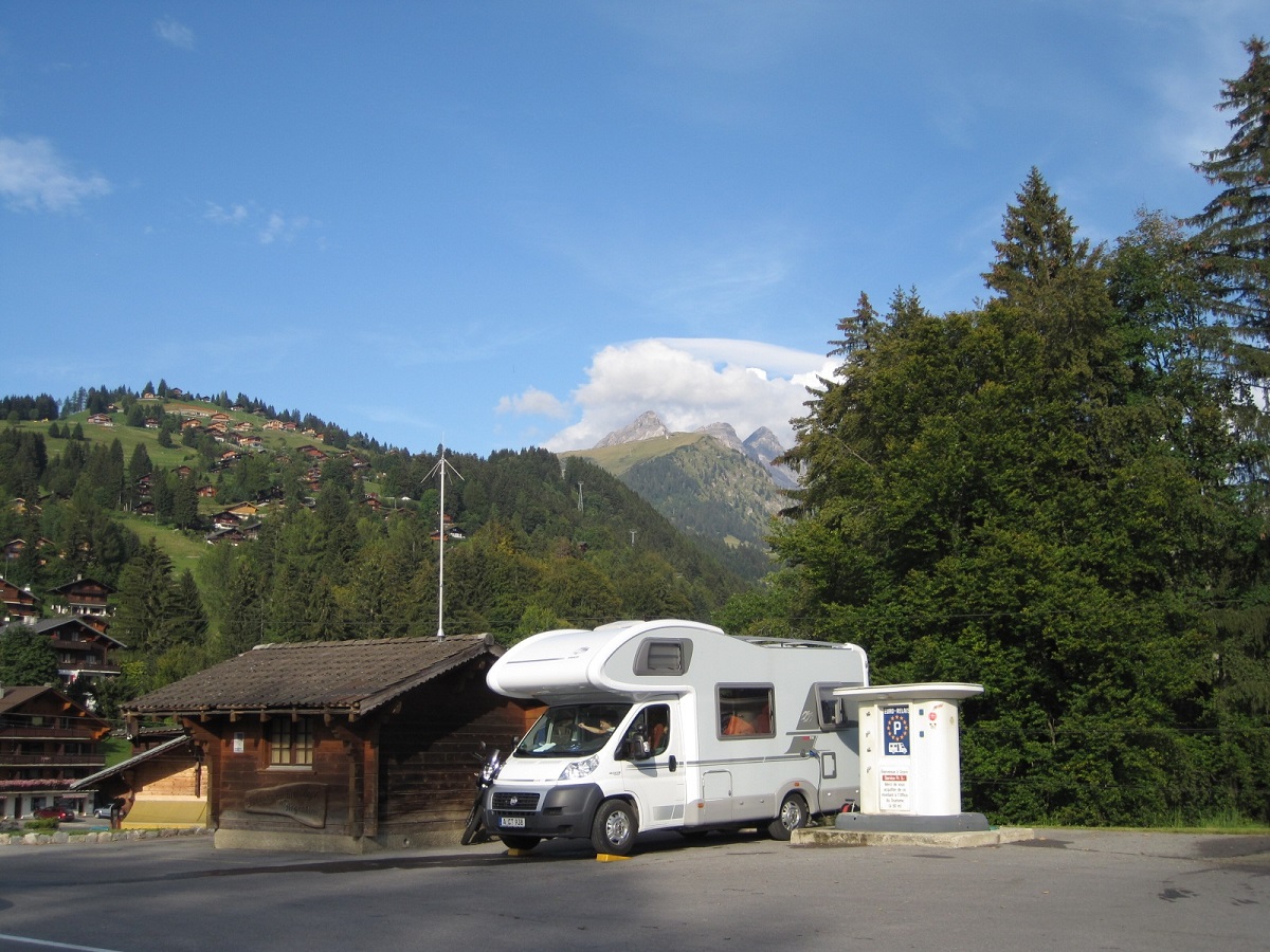Wohnmobilstellplatz in den Alpen