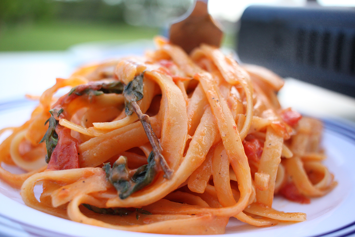 Diese One-Pot-Pasta lässt sich schnell und unkompliziert zubereiten.