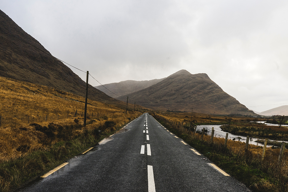 Wohnmobil mieten und den Wild Atlantic Way in Irland erkunden