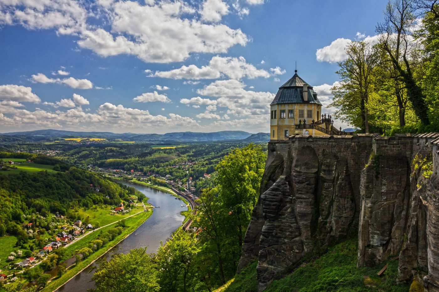 Festung Königsstein vor der Elbe.