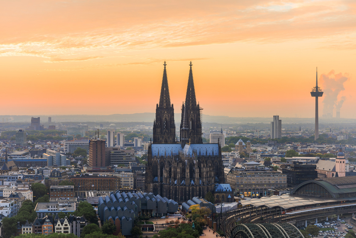 Die Skyline Köln mit dem Kölner Dom.