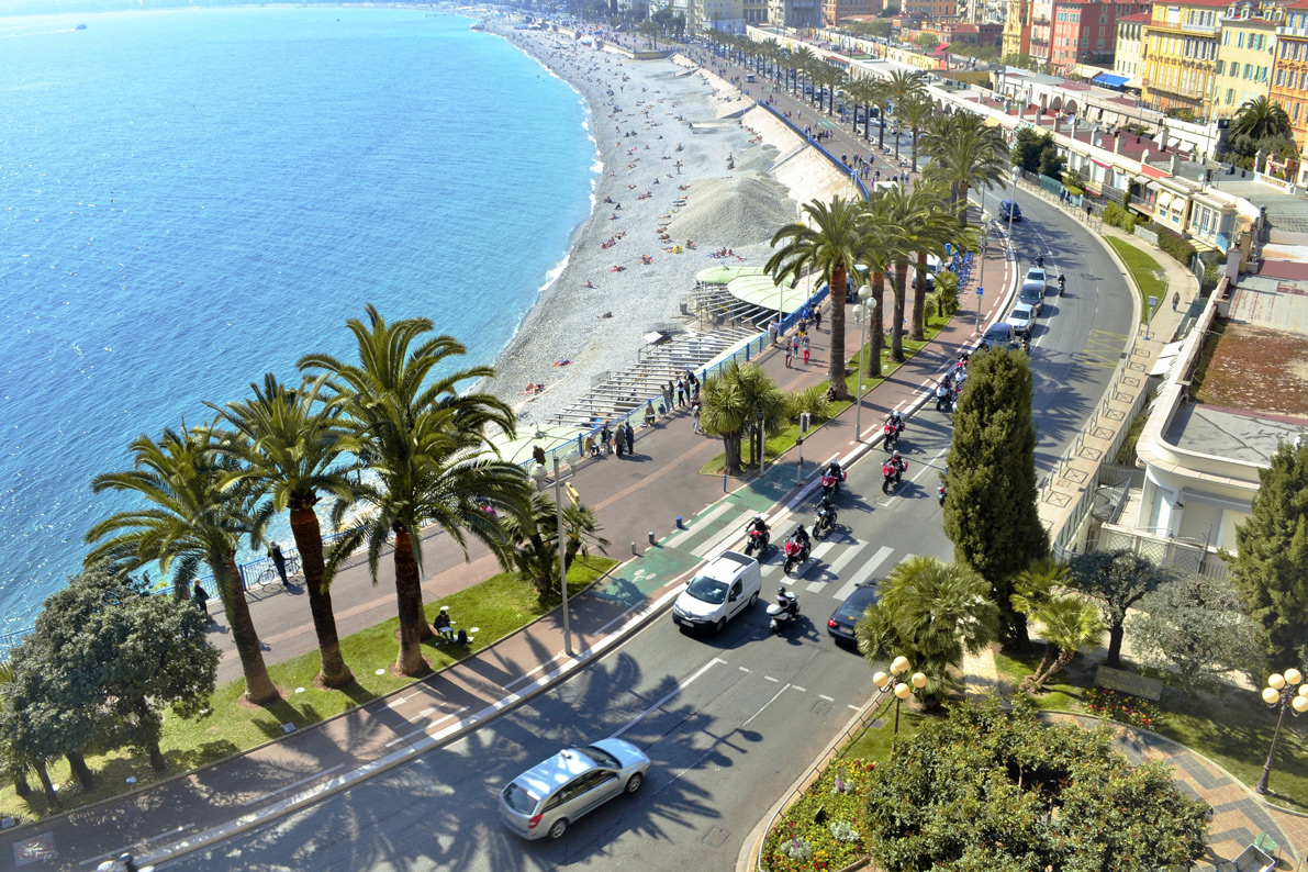 Die Küste des Mittelmeers in Nizza, Frankreich.