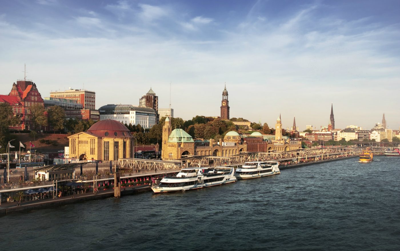 Die Landungsbrücke in Hamburg.