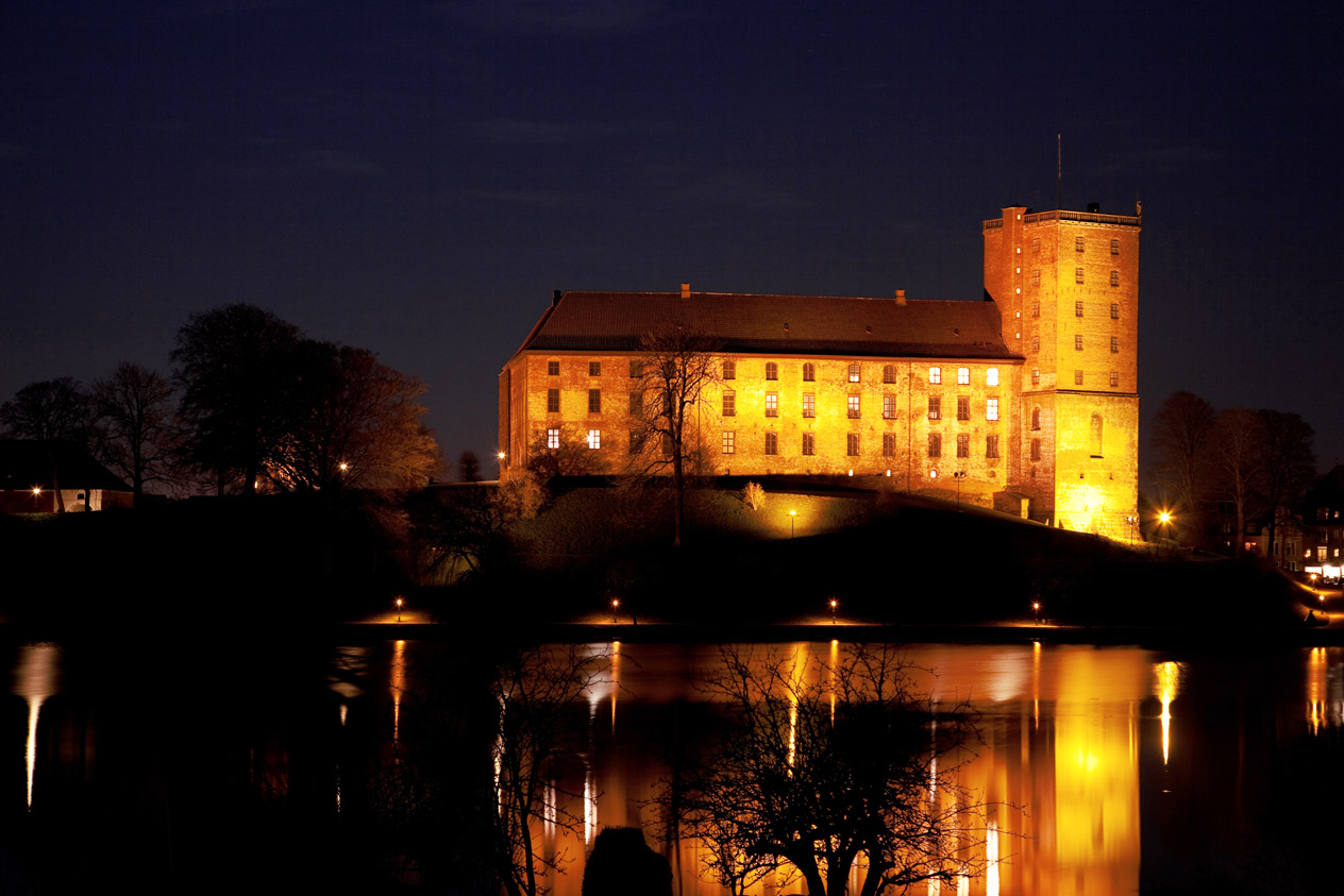 Schloss Koldinghus bei Nacht.