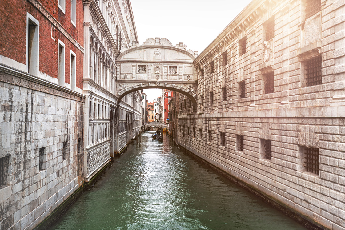 Ein Kanal in Venedig, Italien.