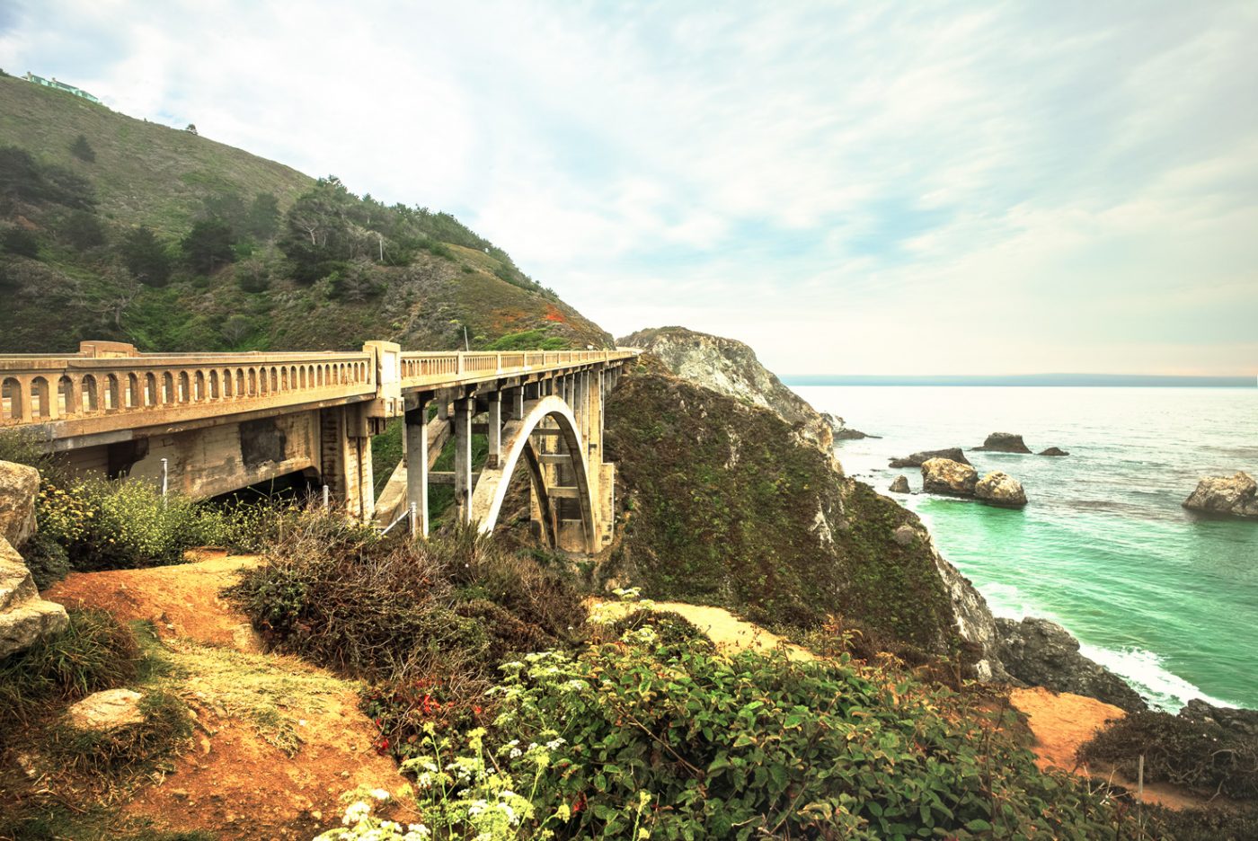 Die Bixby Creek Bridge in Kalifornien, USA.