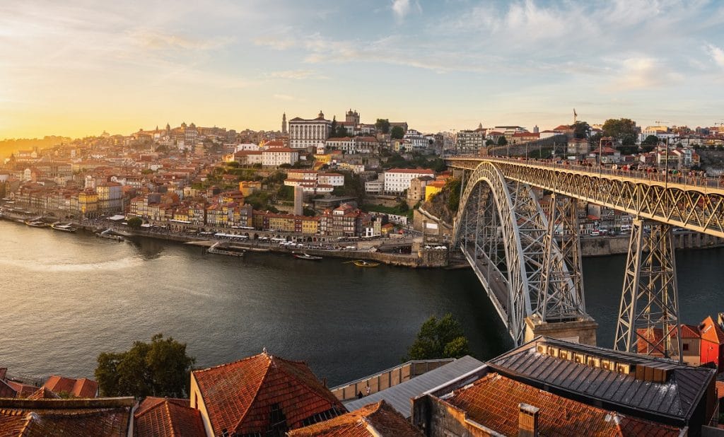 Blick auf Porto mit Brücke Ponte Luis I