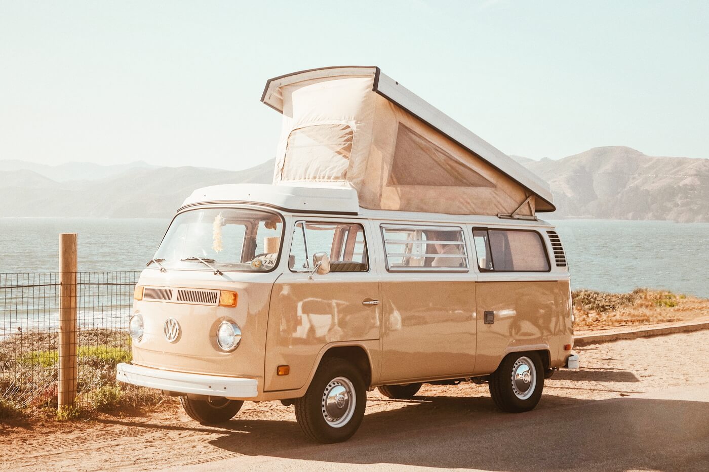 VW Bulli unterwegs in Istrien am Strand