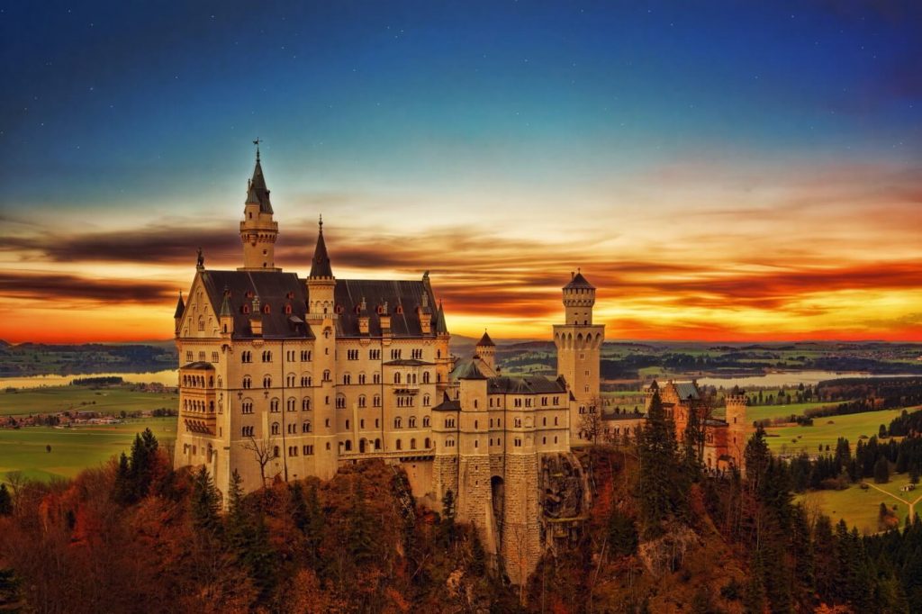 Schloss Neuschwanstein im Sonnenuntergang